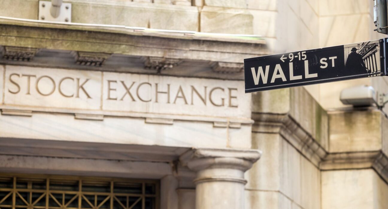 Stocks Fall as Crude Prices Soar and Bond Yields Climb